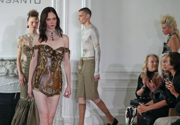 PFW - Coco Rocha At Weinsanto Coco Rocha walks the runway during the Weinsanto Womenswear Spring Summer 2026 show as part of Paris Fashion Week on September 29, 2025 in Paris, France. Photo by Alain-Gil Gonzalez ABACAPRESS.COM Paris France  Copyright: xGonzalezxAlain-Gil ABACAx