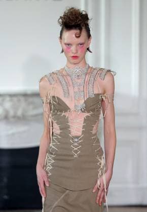 PFW - Weinsanto Runway A model walks the runway during the Weinsanto Womenswear Spring Summer 2026 show as part of Paris Fashion Week on September 29, 2025 in Paris, France. Photo by Alain-Gil Gonzalez ABACAPRESS.COM Paris France  Copyright: xGonzalezxAlain-Gil ABACAx