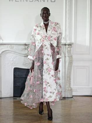 PFW - Weinsanto Runway A model walks the runway during the Weinsanto Womenswear Spring Summer 2026 show as part of Paris Fashion Week on September 29, 2025 in Paris, France. Photo by Alain-Gil Gonzalez ABACAPRESS.COM Paris France  Copyright: xGonzalezxAlain-Gil ABACAx