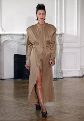 PFW - Weinsanto Runway A model walks the runway during the Weinsanto Womenswear Spring Summer 2026 show as part of Paris Fashion Week on September 29, 2025 in Paris, France. Photo by Alain-Gil Gonzalez ABACAPRESS.COM Paris France  Copyright: xGonzalezxAlain-Gil ABACAx