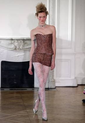 PFW - Weinsanto Runway A model walks the runway during the Weinsanto Womenswear Spring Summer 2026 show as part of Paris Fashion Week on September 29, 2025 in Paris, France. Photo by Alain-Gil Gonzalez ABACAPRESS.COM Paris France  Copyright: xGonzalezxAlain-Gil ABACAx
