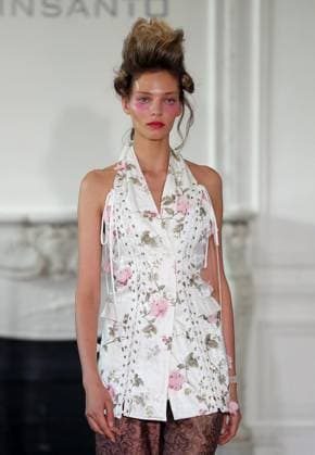 PFW - Weinsanto Runway A model walks the runway during the Weinsanto Womenswear Spring Summer 2026 show as part of Paris Fashion Week on September 29, 2025 in Paris, France. Photo by Alain-Gil Gonzalez ABACAPRESS.COM Paris France  Copyright: xGonzalezxAlain-Gil ABACAx