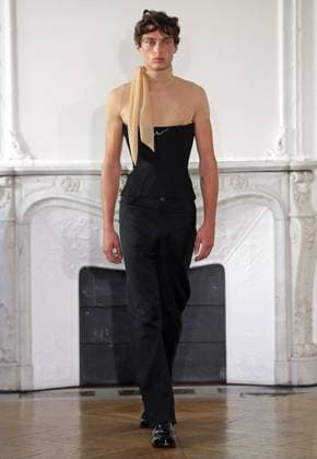 PFW - Weinsanto Runway A model walks the runway during the Weinsanto Womenswear Spring Summer 2026 show as part of Paris Fashion Week on September 29, 2025 in Paris, France. Photo by Alain-Gil Gonzalez ABACAPRESS.COM Paris France  Copyright: xGonzalezxAlain-Gil ABACAx