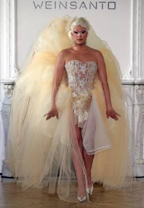 PFW - Weinsanto Runway A model walks the runway during the Weinsanto Womenswear Spring Summer 2026 show as part of Paris Fashion Week on September 29, 2025 in Paris, France. Photo by Alain-Gil Gonzalez ABACAPRESS.COM Paris France  Copyright: xGonzalezxAlain-Gil ABACAx