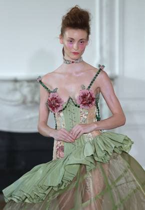 PFW - Weinsanto Runway A model walks the runway during the Weinsanto Womenswear Spring Summer 2026 show as part of Paris Fashion Week on September 29, 2025 in Paris, France. Photo by Alain-Gil Gonzalez ABACAPRESS.COM Paris France  Copyright: xGonzalezxAlain-Gil ABACAx