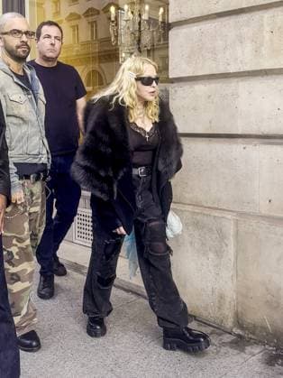 Madonna walks through the charming streets of the French capital on the sidelines of Paris Fashion Week PFW , in Paris, France, on September 29, 2025 Léa Vieillot Bestimage Madonna walks through the charming streets of the French capital on the sidelines of Paris Fashion Week PFW , in Paris, France, on September 29, 2025 Paris France  Copyright: xLÃ axVieillot BestimagexLÃ axVieillot Bestimagex