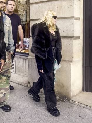 Madonna walks through the charming streets of the French capital on the sidelines of Paris Fashion Week PFW , in Paris, France, on September 29, 2025 Léa Vieillot Bestimage Madonna walks through the charming streets of the French capital on the sidelines of Paris Fashion Week PFW , in Paris, France, on September 29, 2025 Paris France  Copyright: xLÃ axVieillot BestimagexLÃ axVieillot Bestimagex
