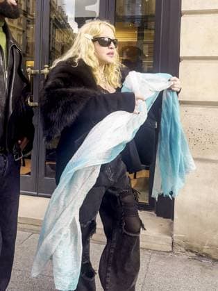 Madonna walks through the charming streets of the French capital on the sidelines of Paris Fashion Week PFW , in Paris, France, on September 29, 2025 Léa Vieillot Bestimage Madonna walks through the charming streets of the French capital on the sidelines of Paris Fashion Week PFW , in Paris, France, on September 29, 2025 Paris France  Copyright: xLÃ axVieillot BestimagexLÃ axVieillot Bestimagex