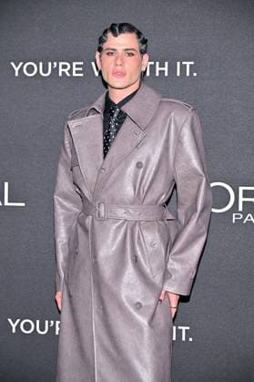 PFW L Oreal Photocall Guest attending the photocall of L Oreal Fashion Show during Paris Fashion Week in Paris, France on September 29, 2025. Photo by Julien Reynaud APS-Medias ABACAPRESS.COM Paris France  Copyright: xReynaudxJulien APS-Medias ABACAx