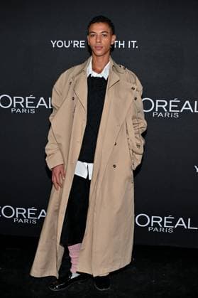 PFW L Oreal Photocall Guillaume Diop attending the photocall of L Oreal Fashion Show during Paris Fashion Week in Paris, France on September 29, 2025. Photo by Julien Reynaud APS-Medias ABACAPRESS.COM Paris France  Copyright: xReynaudxJulien APS-Medias ABACAx