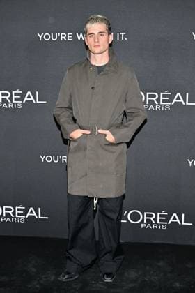 PFW L Oreal Photocall Luis Freitag attending the photocall of L Oreal Fashion Show during Paris Fashion Week in Paris, France on September 29, 2025. Photo by Julien Reynaud APS-Medias ABACAPRESS.COM Paris France  Copyright: xReynaudxJulien APS-Medias ABACAx