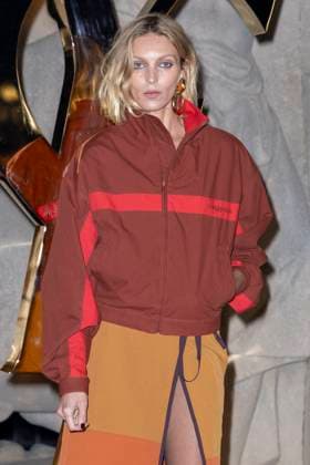 Anja Rubik - Photocall of the Saint Laurent Fashion Show, Spring Summer 2026 Collection as part of Paris Fashion Week, France, September 29, 2025 Olivier Borde Bestimage Photocall of the Saint Laurent Fashion Show, Spring Summer 2026 Collection as part of Paris Fashion Week, France, September, 2025 Paris France  Copyright: xOLIVIERxBORDEx xBESTIMAGExOLIVIERxBORDEx xBESTIMAGEx
