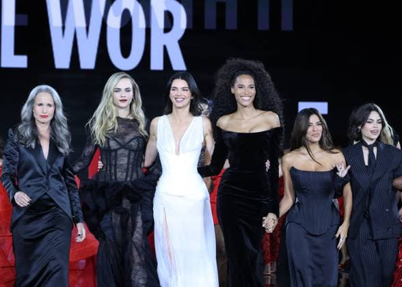Andie MacDowell, Cara Delevingne, Kendall Jenner, Cindy Bruna, Eva Longoria at LOREAL Fashion show ready to wear collection Spring Summer 2026 during Paris Fashion Week PFW on September 29, 2025 Denis Guignebourg Bestimage Celebrities at LOREAL Fashion show ready to wear collection Spring Summer 2026 during Paris Fashion Week on 26 September, 2025 Paris France  Copyright: xDenisxGuignebourgx xBestimagexDenisxGuignebourgx xBestimagex