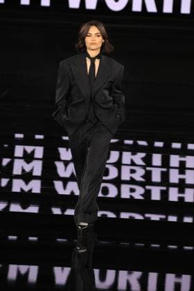 PFW - Le Défilé. Liberté, Egalité, Sororité You re Worth It L Oréal Paris Runway Ariana Greenblatt walks the runway during Le Défilé. Liberté, Egalité, Sororité You re Worth It L Oréal Paris show as part of Paris Fashion Week in Paris, France on September 29, 2025. Photo by Jerome Domine ABACAPRESS.COM  Copyright: xDominexJerome ABACAx