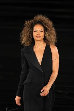 PFW - Le Défilé. Liberté, Egalité, Sororité You re Worth It L Oréal Paris Runway Mary Fowler walks the runway during Le Défilé. Liberté, Egalité, Sororité You re Worth It L Oréal Paris show as part of Paris Fashion Week in Paris, France on September 29, 2025. Photo by Jerome Domine ABACAPRESS.COM  Copyright: xDominexJerome ABACAx
