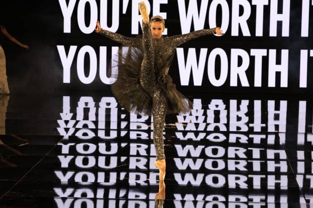 PFW - Le Défilé. Liberté, Egalité, Sororité You re Worth It L Oréal Paris Runway Victoria Dauberville walks the runway during Le Défilé. Liberté, Egalité, Sororité You re Worth It L Oréal Paris show as part of Paris Fashion Week in Paris, France on September 29, 2025. Photo by Jerome Domine ABACAPRESS.COM  Copyright: xDominexJerome ABACAx