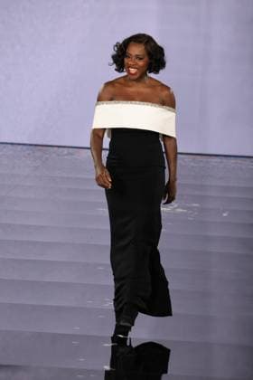 PFW - Le Défilé. Liberté, Egalité, Sororité You re Worth It L Oréal Paris Runway Viola Davis walks the runway during Le Défilé. Liberté, Egalité, Sororité You re Worth It L Oréal Paris show as part of Paris Fashion Week in Paris, France on September 29, 2025. Photo by Jerome Domine ABACAPRESS.COM  Copyright: xDominexJerome ABACAx