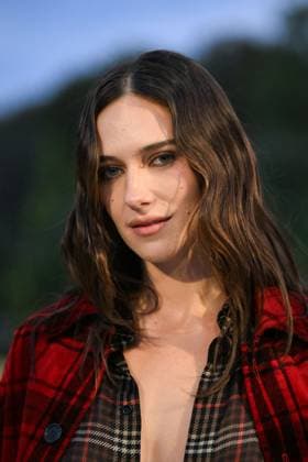 PFW Saint Laurent Front Row Devon Lee Carlson attending the Saint Laurent Womenswear Spring Summer 2026 show as part of Paris Fashion Week in Paris, France on September 29, 2025. Photo by Aurore Marechal ABACAPRESS.COM Paris France  Copyright: xMarechalxAurore ABACAx