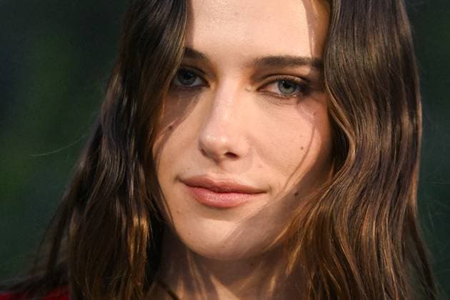 PFW Saint Laurent Front Row Devon Lee Carlson attending the Saint Laurent Womenswear Spring Summer 2026 show as part of Paris Fashion Week in Paris, France on September 29, 2025. Photo by Aurore Marechal ABACAPRESS.COM Paris France  Copyright: xMarechalxAurore ABACAx
