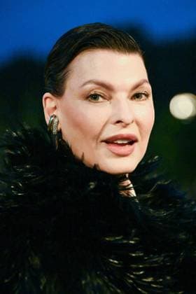 PFW Saint Laurent Front Row Linda Evangelista attending the Saint Laurent Womenswear Spring Summer 2026 show as part of Paris Fashion Week in Paris, France on September 29, 2025. Photo by Aurore Marechal ABACAPRESS.COM Paris France  Copyright: xMarechalxAurore ABACAx