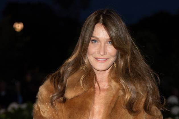 PFW Saint Laurent Front Row Carla Bruni attending the Saint Laurent Womenswear Spring Summer 2026 show as part of Paris Fashion Week in Paris, France on September 29, 2025. Photo by Aurore Marechal ABACAPRESS.COM Paris France  Copyright: xMarechalxAurore ABACAx