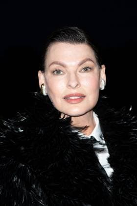 PFW Saint Laurent Front Row Linda Evangelista attending the Saint Laurent Womenswear Spring Summer 2026 show as part of Paris Fashion Week in Paris, France on September 29, 2025. Photo by Aurore Marechal ABACAPRESS.COM Paris France  Copyright: xMarechalxAurore ABACAx