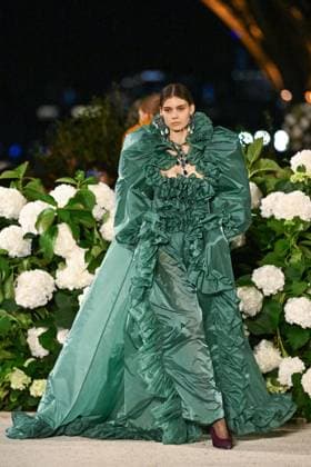 PFW Saint Laurent Runway A model walks the runway during the Saint Laurent Womenswear Spring Summer 2026 show as part of Paris Fashion Week in Paris, France on September 29, 2025. Photo by Aurore Marechal ABACAPRESS.COM Paris France  Copyright: xMarechalxAurore ABACAx