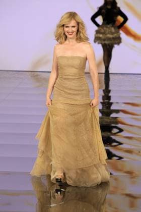 PFW - Le Défilé. Liberté, Egalité, Sororité You re Worth It L Oréal Paris Runway Anna Geislerova walks the runway during Le Défilé. Liberté, Egalité, Sororité You re Worth It L Oréal Paris show as part of Paris Fashion Week in Paris, France on September 29, 2025. Photo by Jerome Domine ABACAPRESS.COM  Copyright: xDominexJerome ABACAx