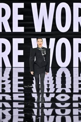 PFW L Oreal Runway Amy Jackson walks the runway of L Oreal Fashion Show during Paris Fashion Week in Paris, France on September 29, 2025. Photo by Julien Reynaud APS-Medias ABACAPRESS.COM Paris France  Copyright: xReynaudxJulien APS-Medias ABACAx