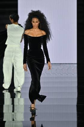 PFW L Oreal Runway Cindy Bruna walks the runway of L Oreal Fashion Show during Paris Fashion Week in Paris, France on September 29, 2025. Photo by Julien Reynaud APS-Medias ABACAPRESS.COM Paris France  Copyright: xReynaudxJulien APS-Medias ABACAx
