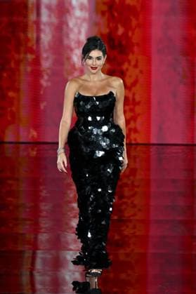 PFW L Oreal Runway Yasmine Sabri walks the runway of L Oreal Fashion Show during Paris Fashion Week in Paris, France on September 29, 2025. Photo by Julien Reynaud APS-Medias ABACAPRESS.COM Paris France  Copyright: xReynaudxJulien APS-Medias ABACAx
