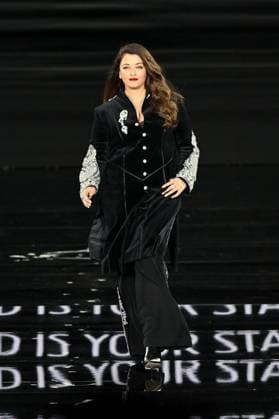 PFW L Oreal Runway Aishwarya Rai walks the runway of L Oreal Fashion Show during Paris Fashion Week in Paris, France on September 29, 2025. Photo by Julien Reynaud APS-Medias ABACAPRESS.COM Paris France  Copyright: xReynaudxJulien APS-Medias ABACAx