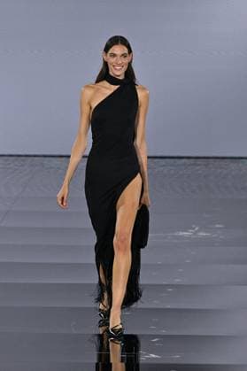 PFW L Oreal Runway Charlotte Cardin walks the runway of L Oreal Fashion Show during Paris Fashion Week in Paris, France on September 29, 2025. Photo by Julien Reynaud APS-Medias ABACAPRESS.COM Paris France  Copyright: xReynaudxJulien APS-Medias ABACAx