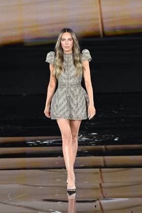 PFW L Oreal Runway Belinda walks the runway of L Oreal Fashion Show during Paris Fashion Week in Paris, France on September 29, 2025. Photo by Julien Reynaud APS-Medias ABACAPRESS.COM Paris France  Copyright: xReynaudxJulien APS-Medias ABACAx
