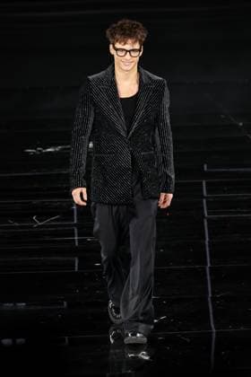 Model walk the runway during L Oreal Spring Summer 2026 show at Paris Fashion Week Un mannequin sur le podium du defile printemps ete 2026 de L Oreal pendant la semaine de la mode a Paris Bach Buquen 449162 2025 09 29 France  Copyright: xSebastienxFremontx xStarfacex STAR_449162_031