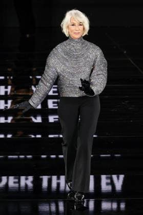 Model walk the runway during L Oreal Spring Summer 2026 show at Paris Fashion Week A model on the runway during L Oreal Spring Summer 2026 show at Paris Fashion Week Helen Lydia Mironoff Helen Mirren 449162 2025 09 29 France  Copyright: xSebastienxFremontx xStarfacex STAR_449162_254