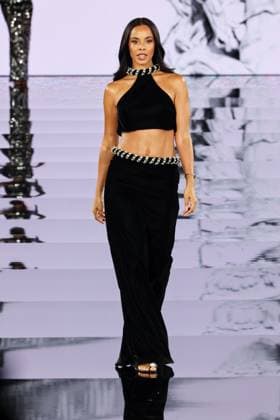 Model walk the runway during L Oreal Spring Summer 2026 show at Paris Fashion Week Un mannequin sur le podium du defile printemps ete 2026 de L Oreal pendant la semaine de la mode a Paris Un modele 449162 2025 09 29 France  Copyright: xSebastienxFremontx xStarfacex STAR_449162_259