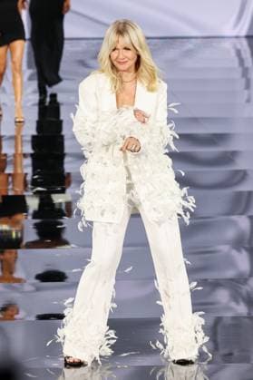 Model walk the runway during L Oreal Spring Summer 2026 show at Paris Fashion Week Un mannequin sur le podium du defile printemps ete 2026 de L Oreal pendant la semaine de la mode a Paris Un modele 449162 2025 09 29 France  Copyright: xSebastienxFremontx xStarfacex STAR_449162_303