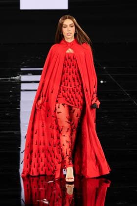 Model walking the runway during L Oreal Spring Summer 2026 show at Paris Fashion Week A model walking the runway during L Oreal Spring Summer 2026 show at Paris Fashion Week Anitta 449162 2025 09 29 France  Copyright: xSebastienxFremontx xStarfacex STAR_449162_356