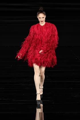 Model walk the runway during L Oreal Spring Summer 2026 show at Paris Fashion Week A model on the runway during L Oreal Spring Summer 2026 show at Paris Fashion Week Mikhaila Rocha Coco Rocha 449162 2025 09 29 France  Copyright: xSebastienxFremontx xStarfacex STAR_449162_170