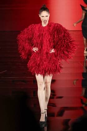 Model walk the runway during L Oreal Spring Summer 2026 show at Paris Fashion Week A model on the runway during L Oreal Spring Summer 2026 show at Paris Fashion Week Mikhaila Rocha Coco Rocha 449162 2025 09 29 France  Copyright: xSebastienxFremontx xStarfacex STAR_449162_175