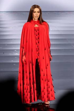Model walking the runway during L Oreal Spring Summer 2026 show at Paris Fashion Week A model walking the runway during L Oreal Spring Summer 2026 show at Paris Fashion Week Anitta 449162 2025 09 29 France  Copyright: xSebastienxFremontx xStarfacex STAR_449162_357