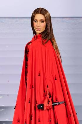 Model walking the runway during L Oreal Spring Summer 2026 show at Paris Fashion Week A model walking the runway during L Oreal Spring Summer 2026 show at Paris Fashion Week Anitta 449162 2025 09 29 France  Copyright: xSebastienxFremontx xStarfacex STAR_449162_358