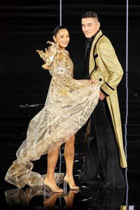 Model walk the runway during L Oreal Spring Summer 2026 show at Paris Fashion Week A model on the runway during L Oreal Spring Summer 2026 show at Paris Fashion Week Qu Ying et Hu Bing 449162 2025 09 29 France  Copyright: xSebastienxFremontx xStarfacex STAR_449162_389