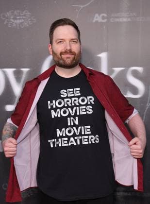 Shelby Oaks Premiere - LA Chris Stuckmann At The Los Angeles Premiere Of Neon s Shelby Oaks At The Egyptian Theater In Hollywood CA, USA on September 29, 2025. Photo by Fati S ABACAPRESS.COM Los Angeles CA United States  Copyright: xFatixSadou ABACAPRESS.COMx