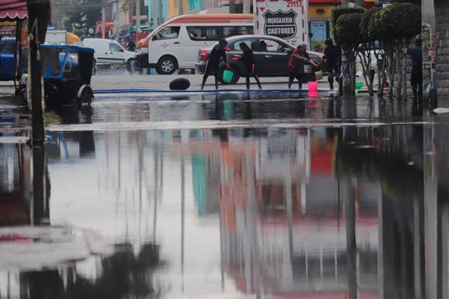 Flooding In Eastern Mexico City Due To Heavy Rains General view of a flooded street due heavy torrential rains that affected Ciudad Nezahualcoyotl at east of Mexico City, on September 29, 2025, in Mexico City, Mexico. Mexico City CDMX Mexico Copyright: xCarlosxSantiagox