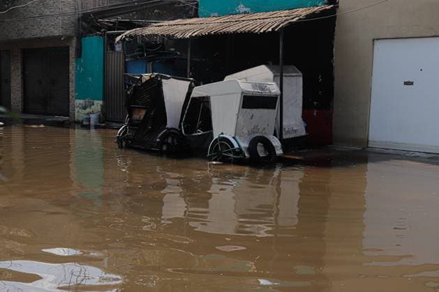 Flooding In Eastern Mexico City Due To Heavy Rains General view of a flooded street due heavy torrential rains that affected Ciudad Nezahualcoyotl at east of Mexico City, on September 29, 2025, in Mexico City, Mexico. Mexico City CDMX Mexico Copyright: xCarlosxSantiagox