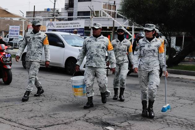 Flooding In Eastern Mexico City Due To Heavy Rains Members of National Guard as part of Plan DN-III-E, draws water from a flooded street due heavy torrential rains that affected Ciudad Nezahualcoyotl at east of Mexico City, on September 29, 2025, in Mexico City, Mexico. Mexico City CDMX Mexico Copyright: xCarlosxSantiagox