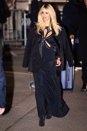 Doukissa Nomikou à la sortie du défilé lOréal A Celebration of Women s Empowerment, Collection Femme Prêt à Porter Printemps Eté 2026 lors de la Fashion Week de Paris PFW le 29 septembre 2025 Julien Sarkissian Bestimage Exit from the LOréal fashion show A Celebration of Women s Empowerment, Women s Ready to Wear Spring Summer 2026 Collection during Paris Fashion Week PFW on 29 September 2025 Paris France  Copyright: xJulienxSarkissianx xBestimagexJulienxSarkissianx xBestimagex