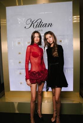 Emma Rousselet, Savannah Hennessy à la soirée Kilian Paris au Plaza Athénée en marge de la fashion week Collection Femme Prêt à Porter Printemps Eté 2026 à Paris PFW le 29 septembre 2025 Sam Delpechage Bestimage Celebs attend the Kilian Paris Angels Share Launch Party as part of Paris Fashion Week on September 29, 2025 in Paris France  Copyright: xSamxDelpechx xBestimagexSamxDelpechx xBestimagex